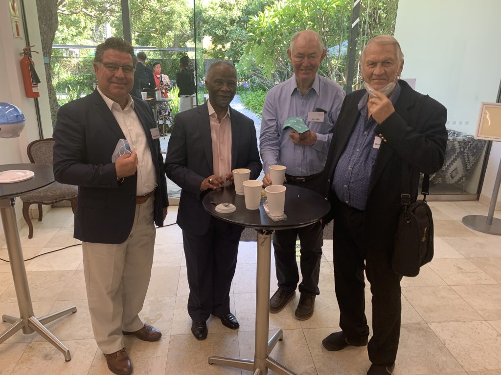 Chris Opperman; President Thabo Mbeki; Alex Erwin en Prof Willie Esterhuyse.